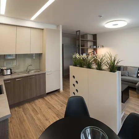 Next To Panorama Mall Apartman